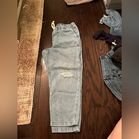 Gap Jogger Jeans - Picture 2 of 4